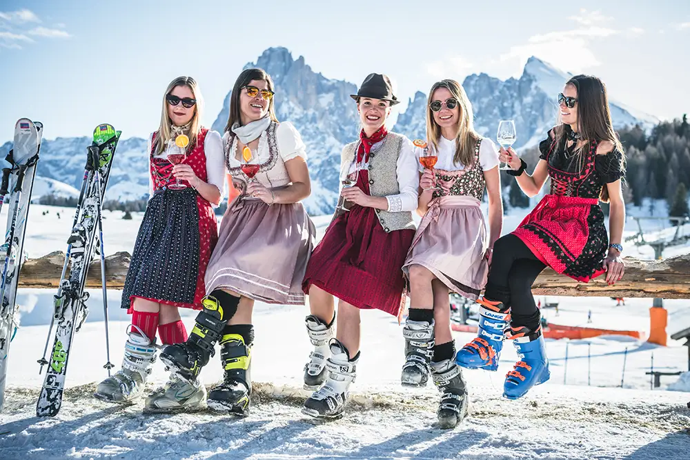 Das Dirndl erobert die Skipiste